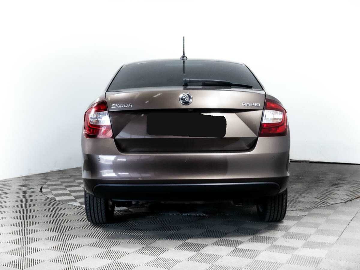 Купить Skoda Rapid с пробегом. Фото: #4
