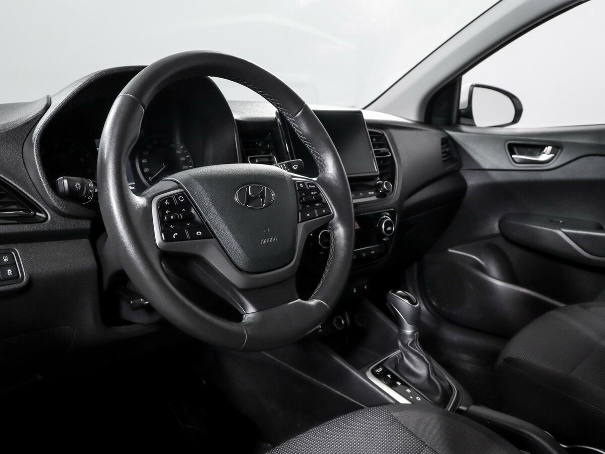 Купить Hyundai Solaris с пробегом. Фото: #12