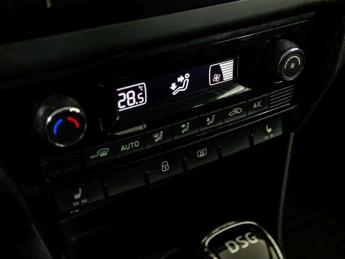 Купить Skoda Rapid с пробегом. Фото: #17