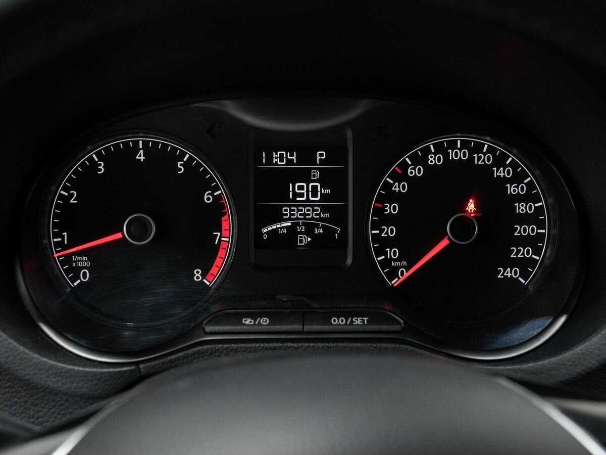 Купить Volkswagen Polo с пробегом. Фото: #17