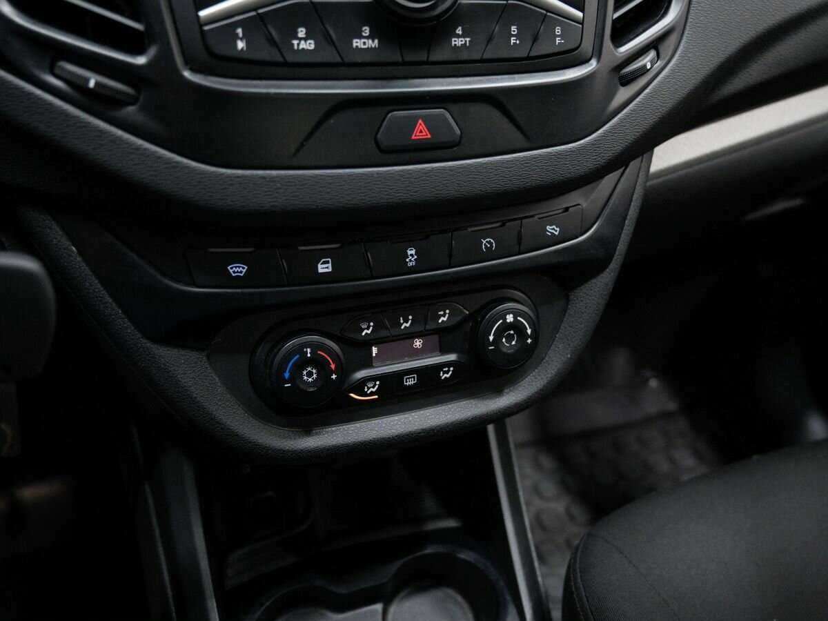 Купить Lada (ВАЗ) Vesta с пробегом. Фото: #19