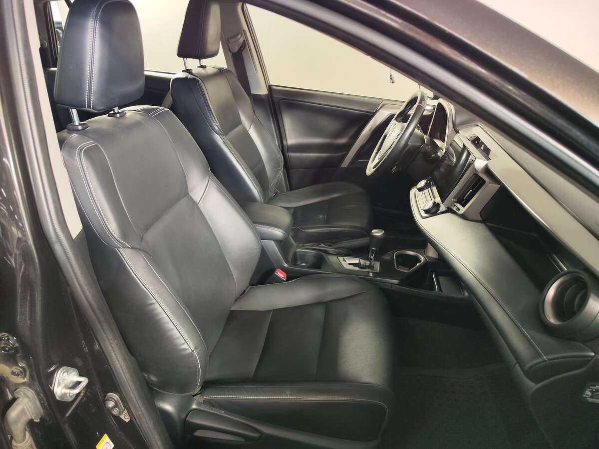 Купить Toyota RAV4 с пробегом. Фото: #7