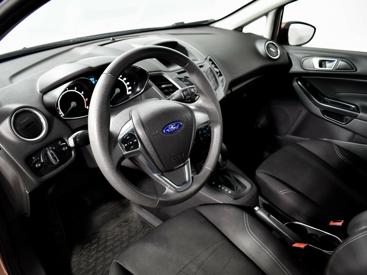 Купить Ford Fiesta с пробегом. Фото: #8