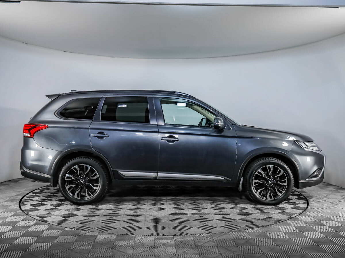 Купить Mitsubishi Outlander с пробегом. Фото: #3