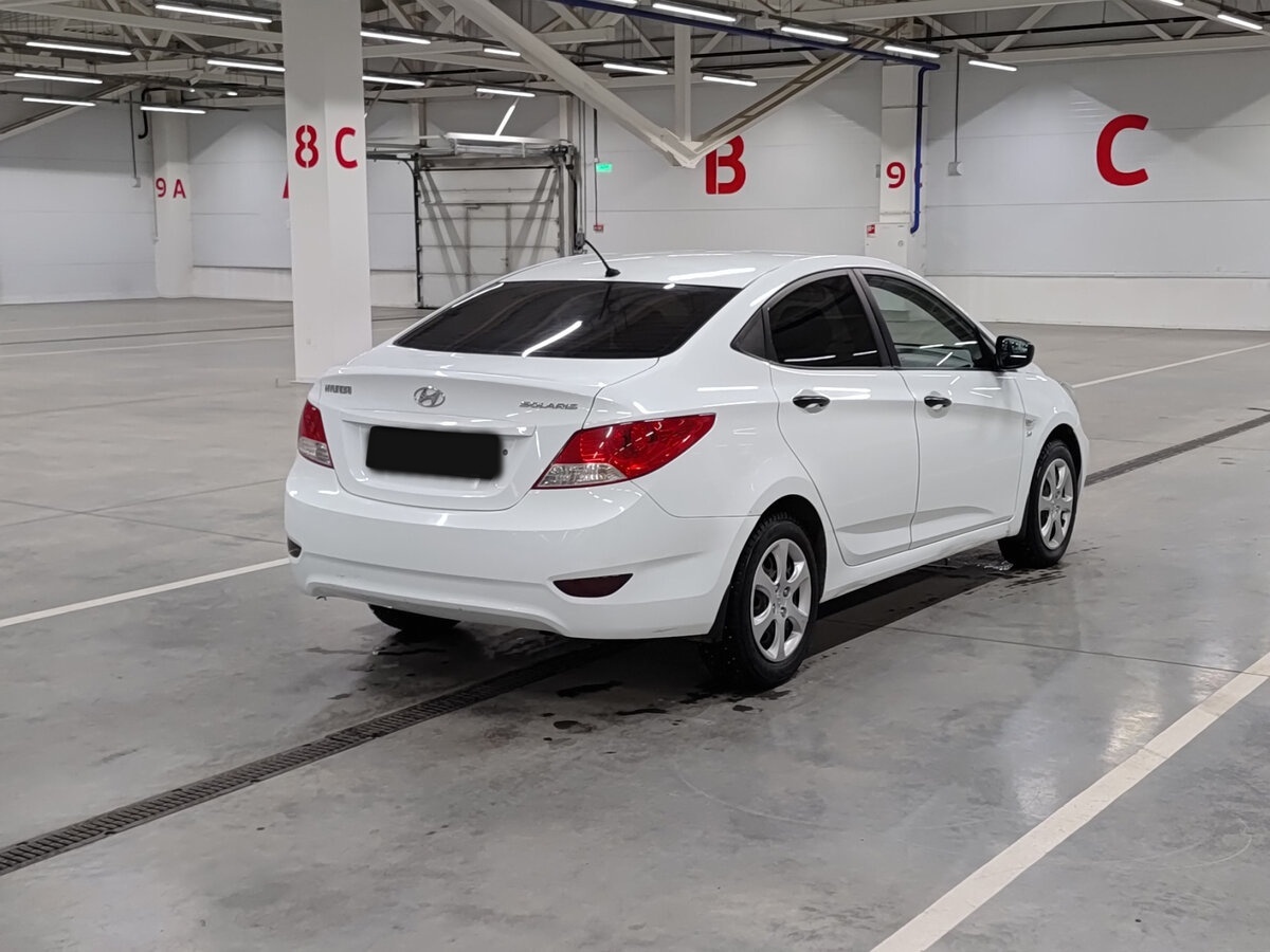 Купить Hyundai Solaris с пробегом. Фото: #4