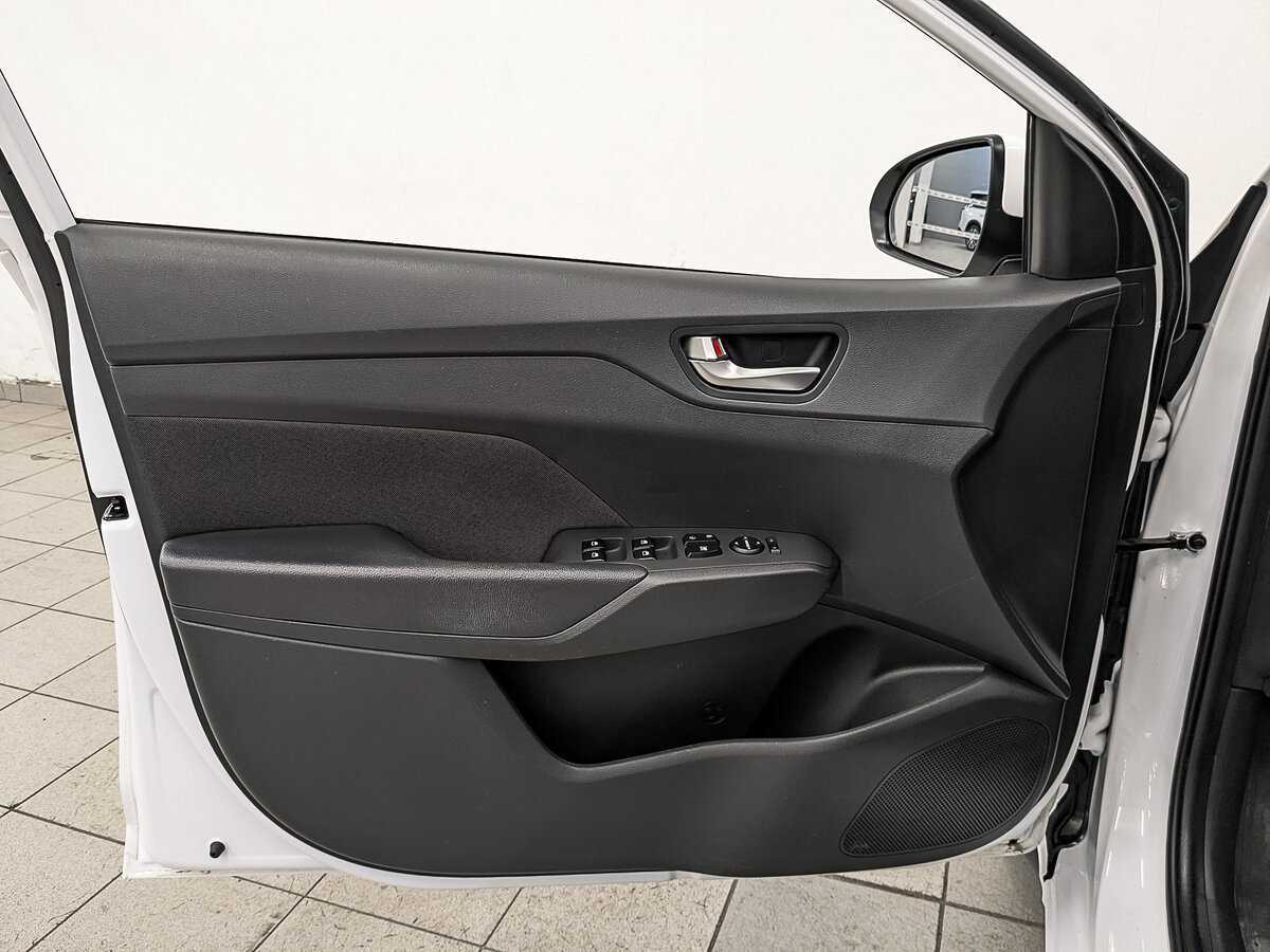 Купить Hyundai Solaris с пробегом. Фото: #16