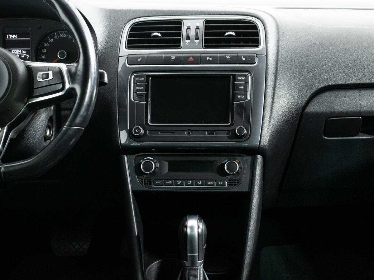 Купить Volkswagen Polo с пробегом. Фото: #13