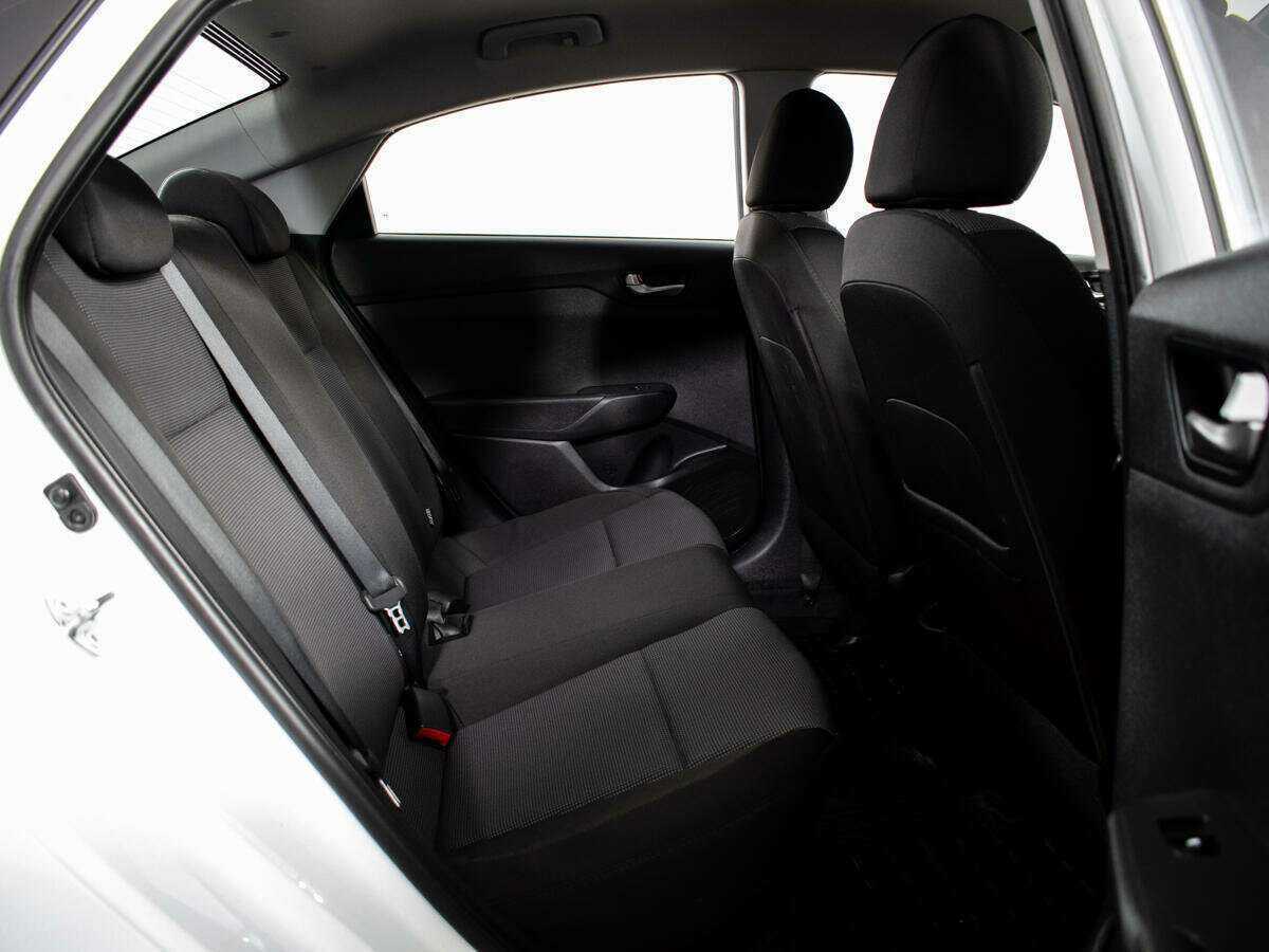 Купить Hyundai Solaris с пробегом. Фото: #8