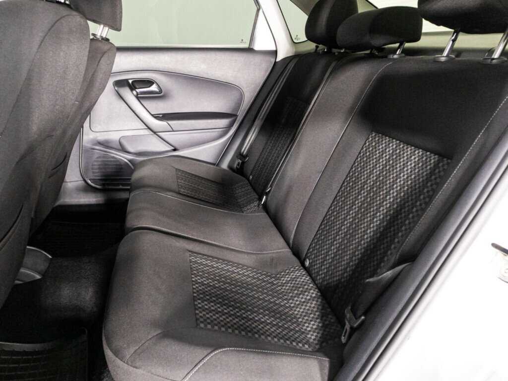 Купить Volkswagen Polo с пробегом. Фото: #9