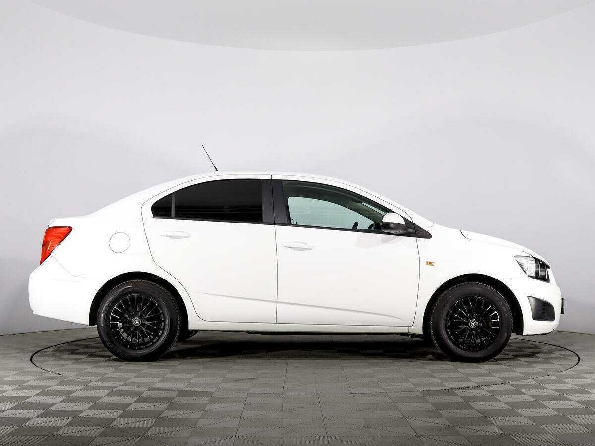 Купить Chevrolet Aveo с пробегом. Фото: #3
