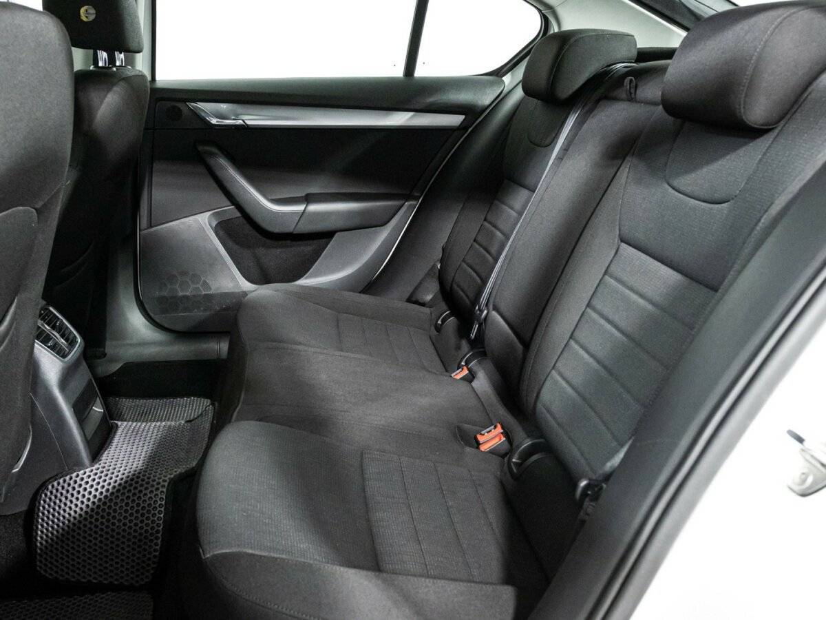 Купить Skoda Octavia с пробегом. Фото: #9