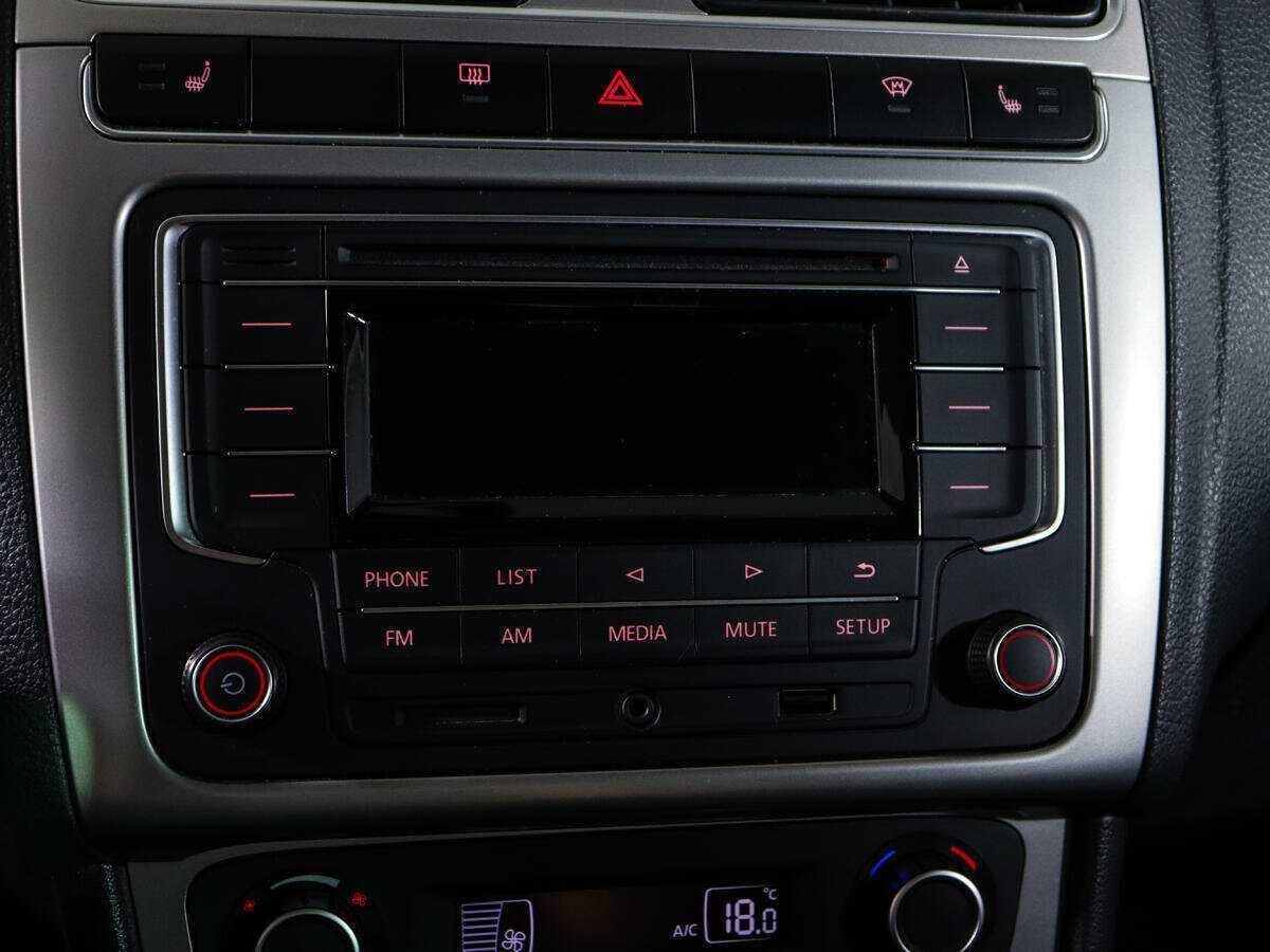 Купить Volkswagen Polo с пробегом. Фото: #17