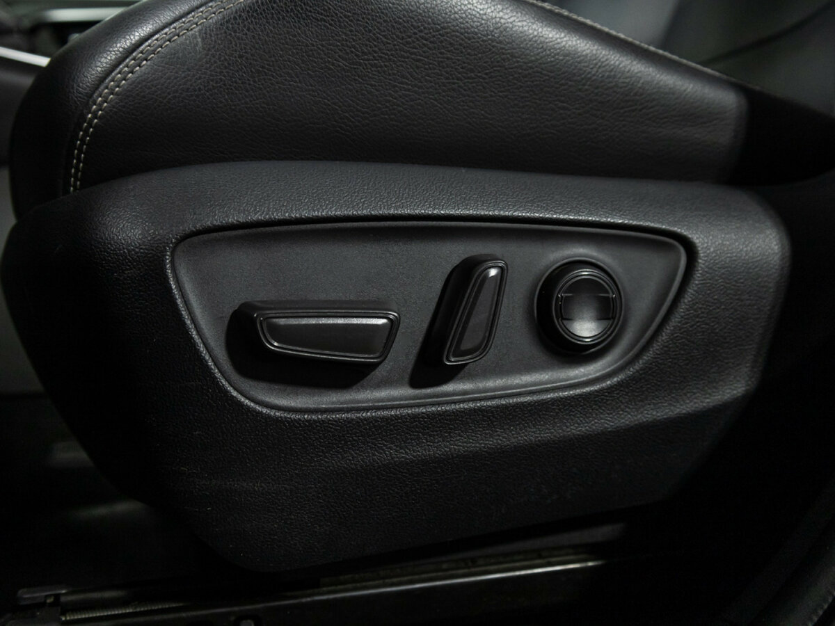Купить Toyota RAV4 с пробегом. Фото: #12