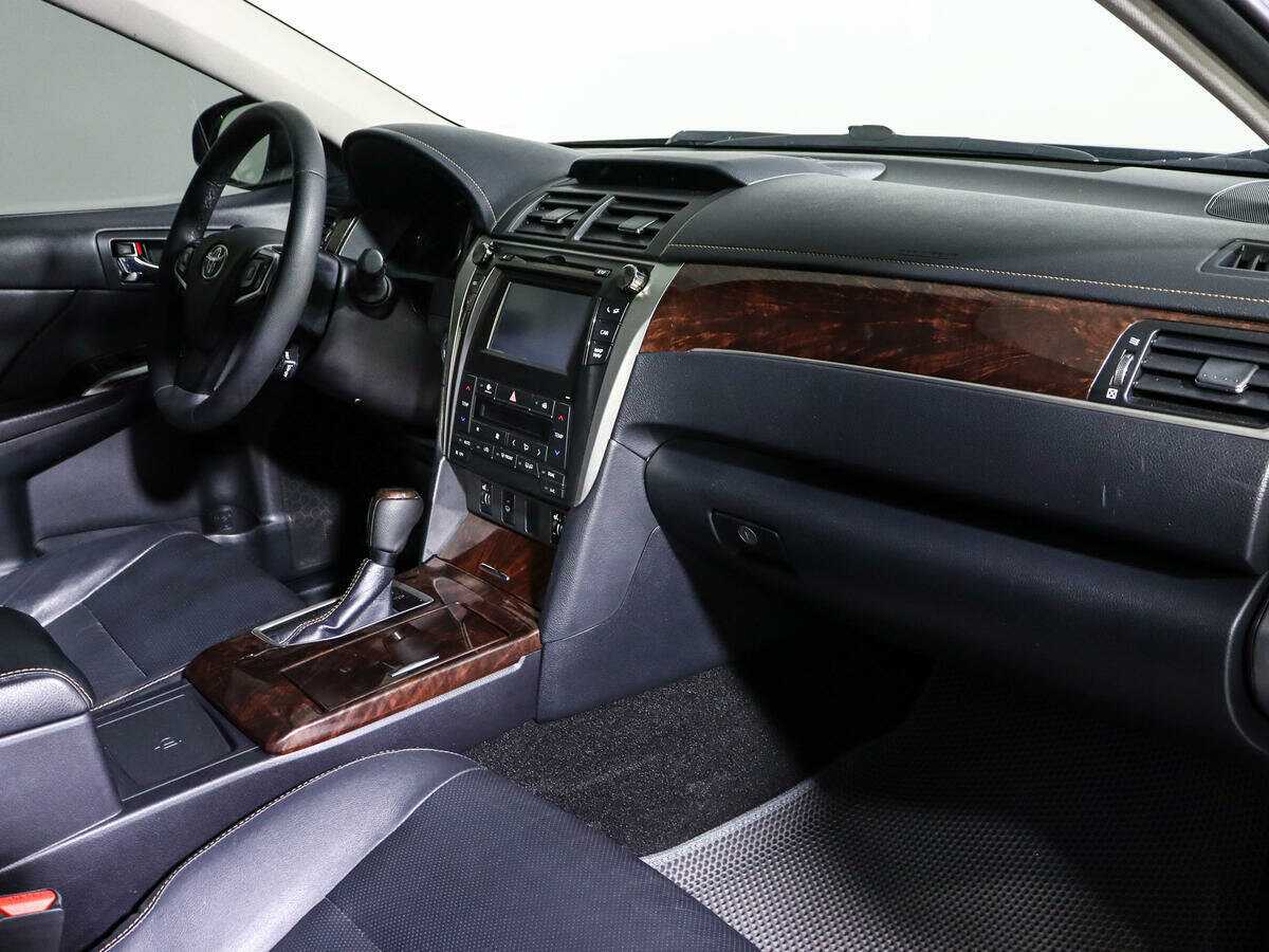 Купить Toyota Camry с пробегом. Фото: #8