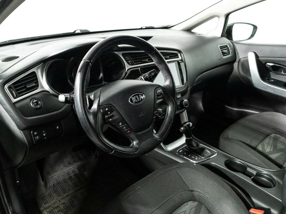Купить Kia Ceed с пробегом. Фото: #10