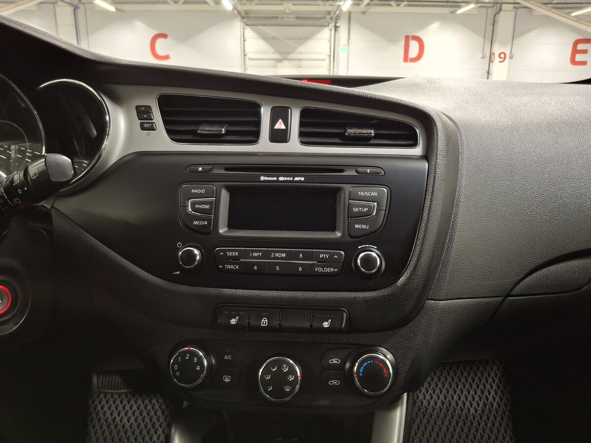 Купить Kia Ceed с пробегом. Фото: #14