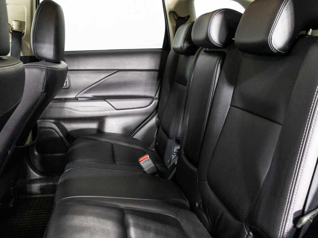 Купить Mitsubishi Outlander с пробегом. Фото: #9