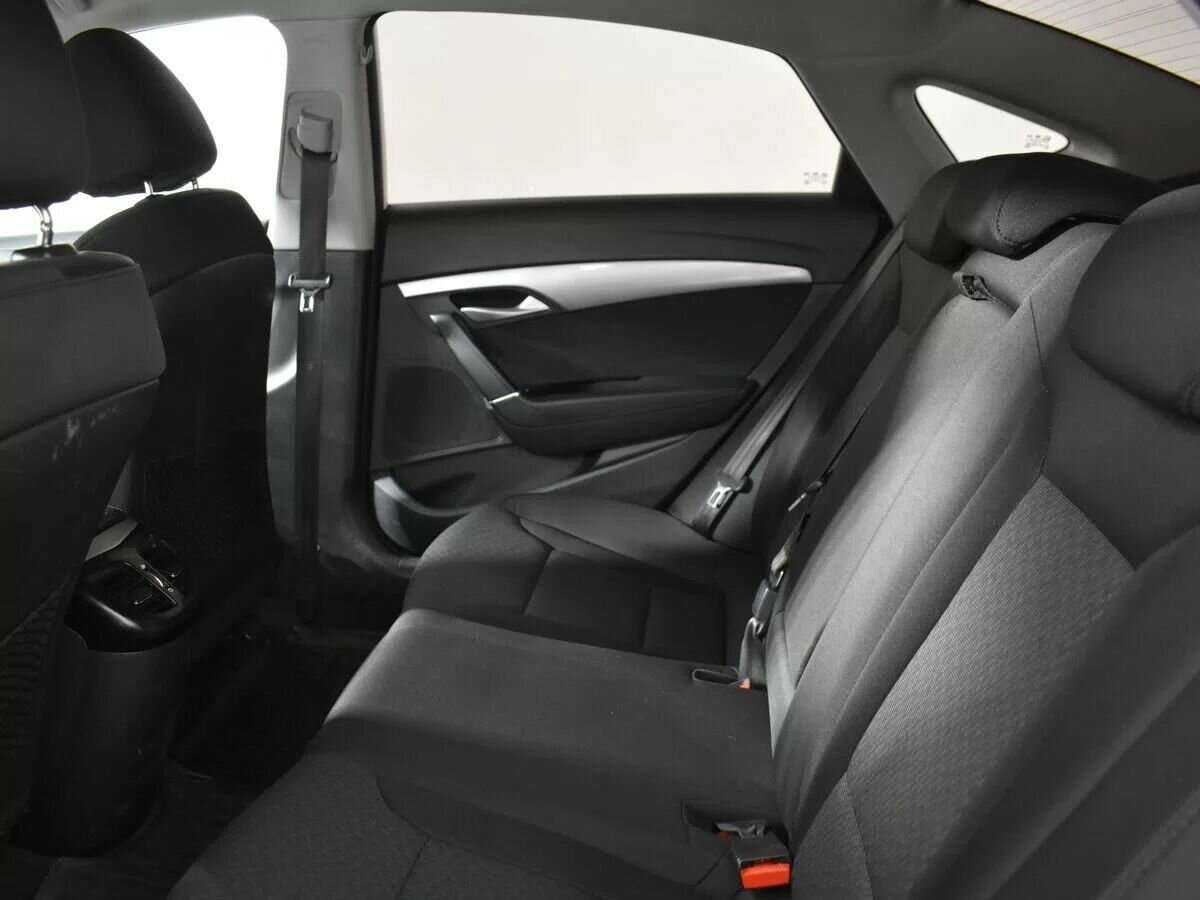 Купить Hyundai i40 с пробегом. Фото: #7