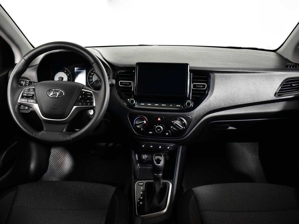 Купить Hyundai Solaris с пробегом. Фото: #11