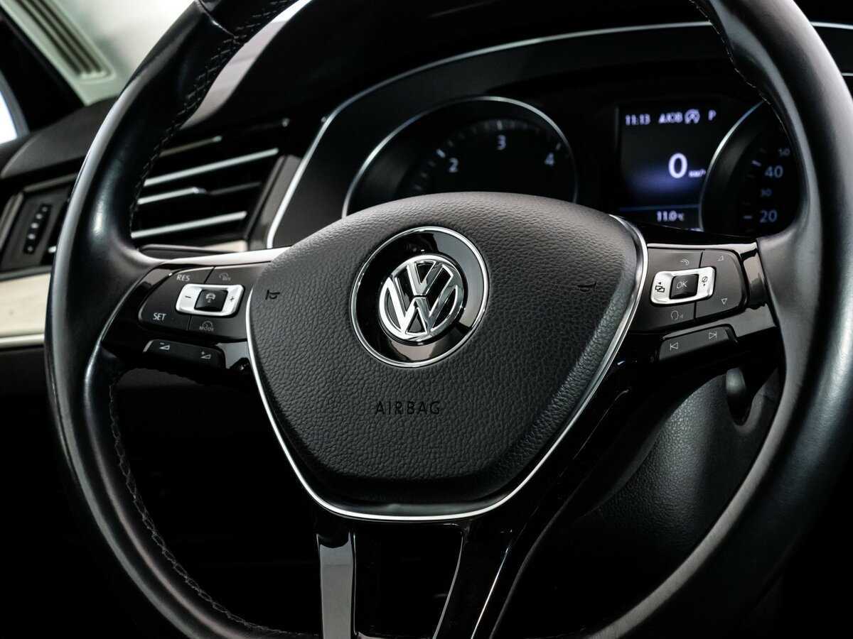 Купить Volkswagen Passat с пробегом. Фото: #9