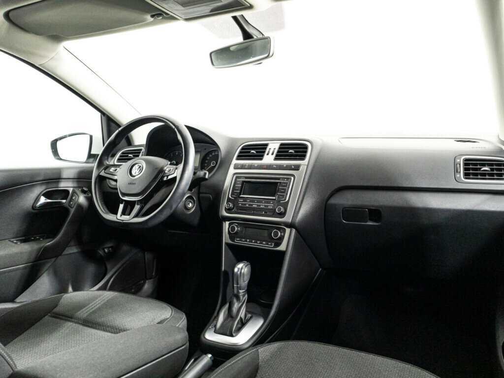 Купить Volkswagen Polo с пробегом. Фото: #8