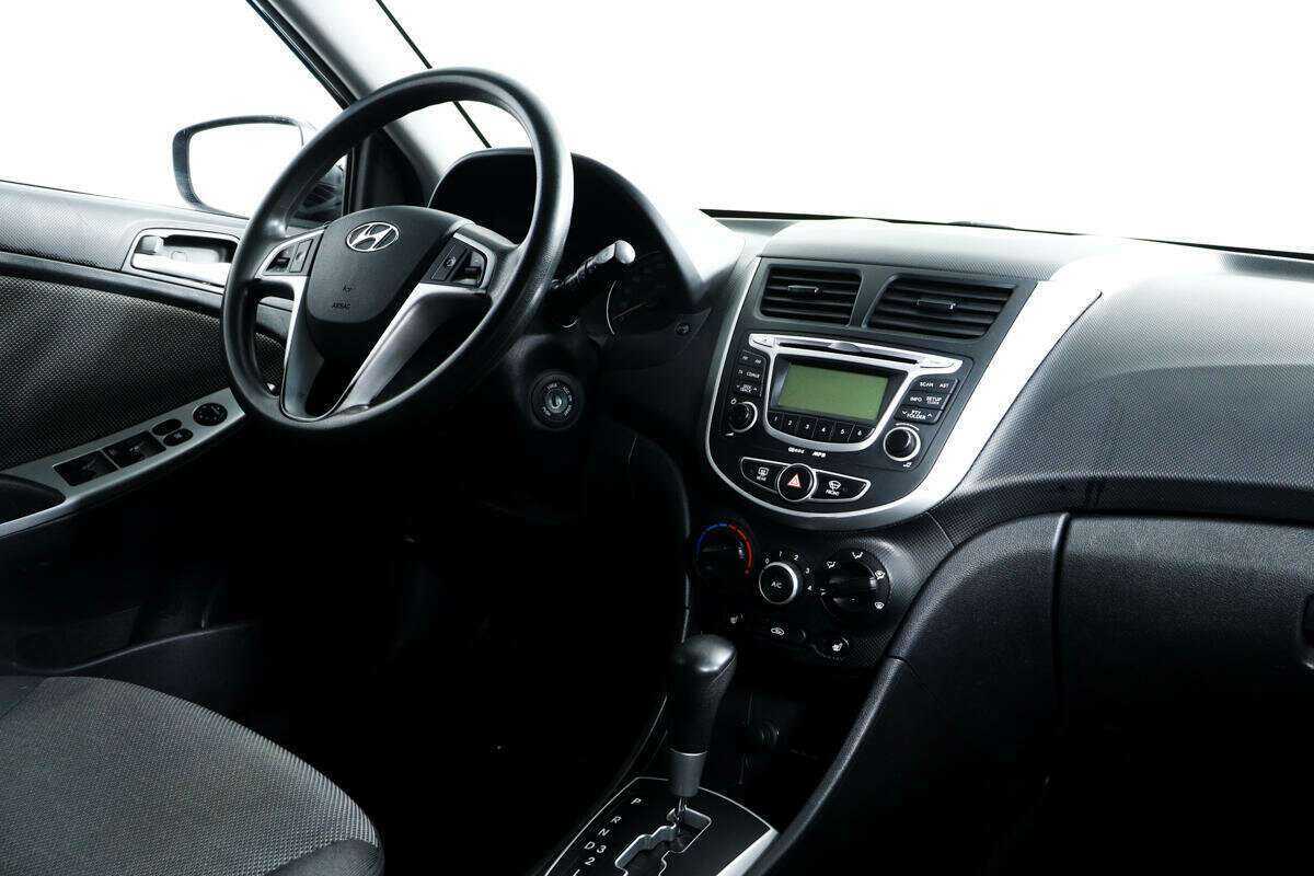 Купить Hyundai Solaris с пробегом. Фото: #8