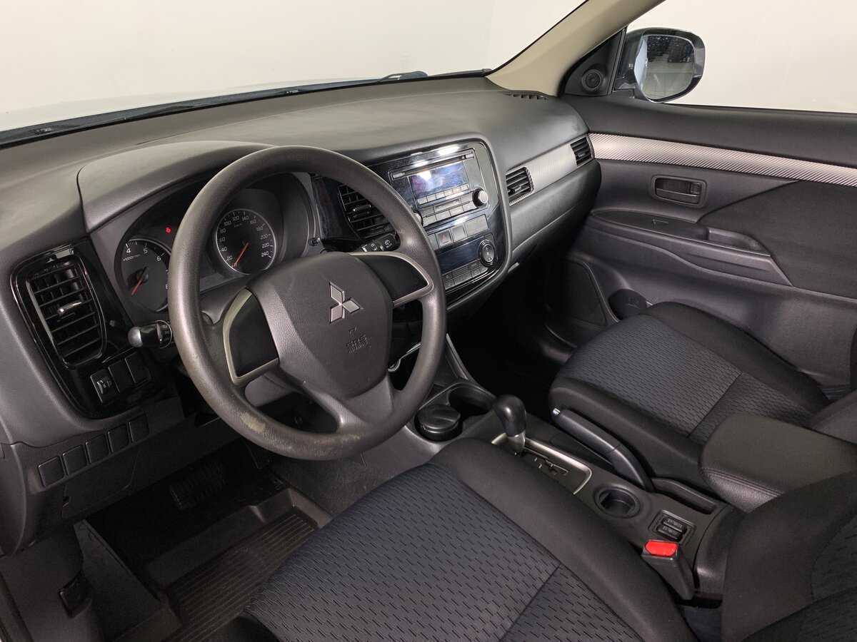 Купить Mitsubishi Outlander с пробегом. Фото: #11