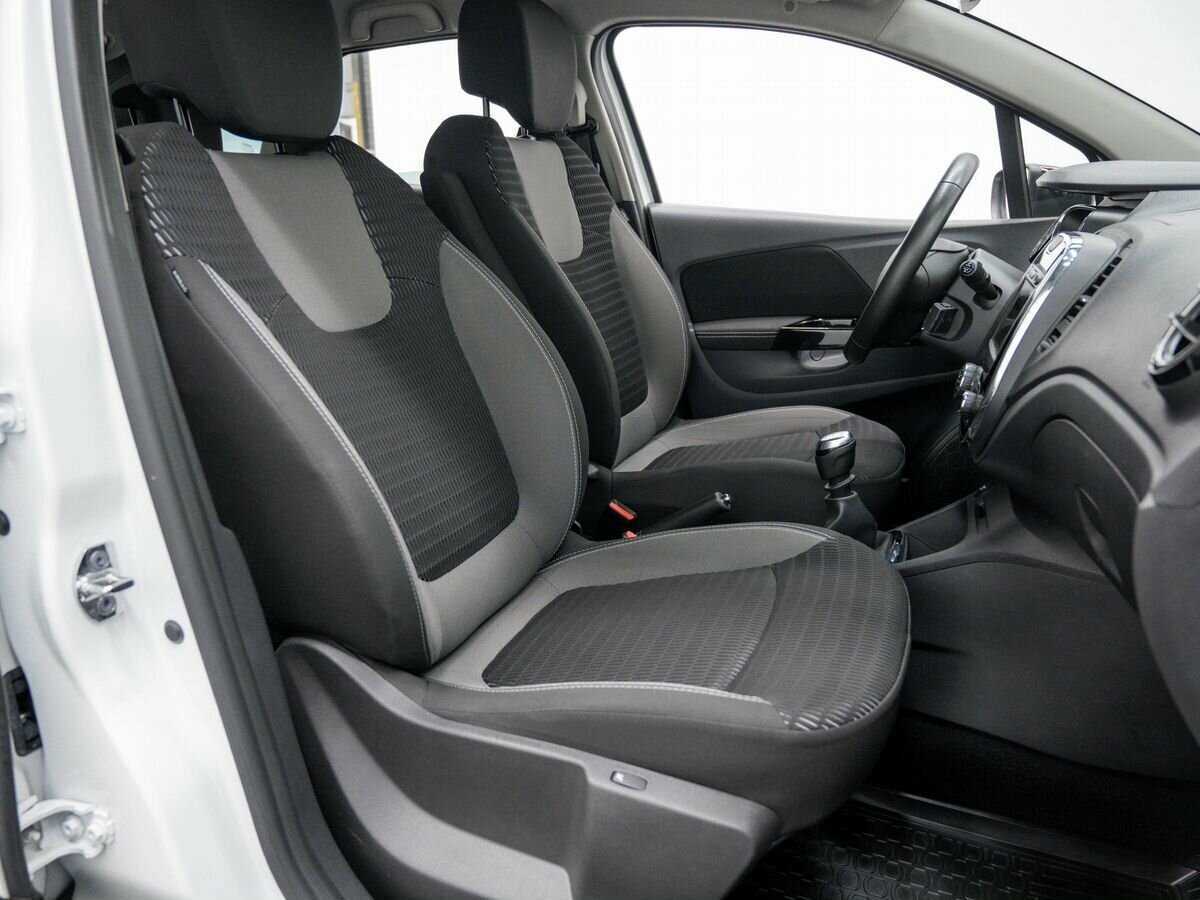 Купить Renault Kaptur с пробегом. Фото: #8