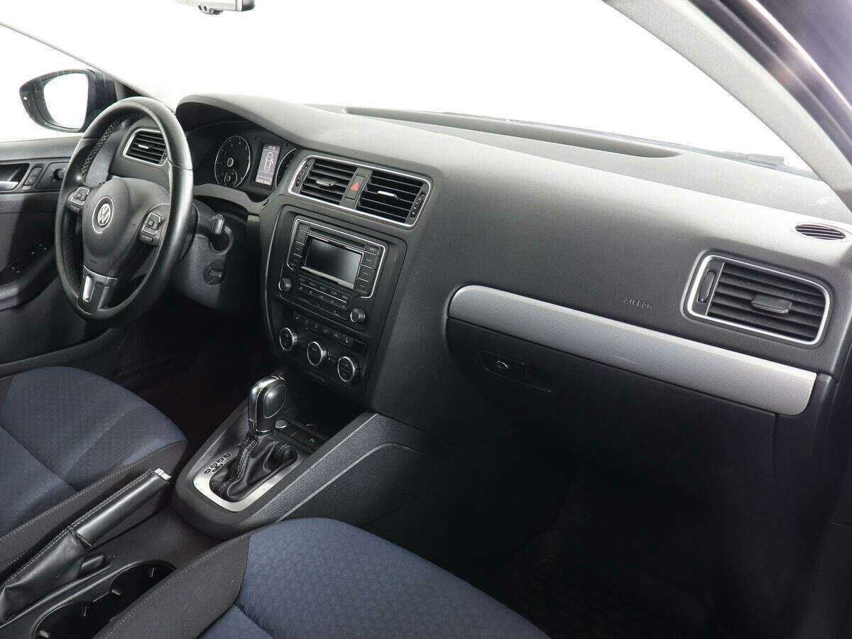 Купить Volkswagen Jetta с пробегом. Фото: #8