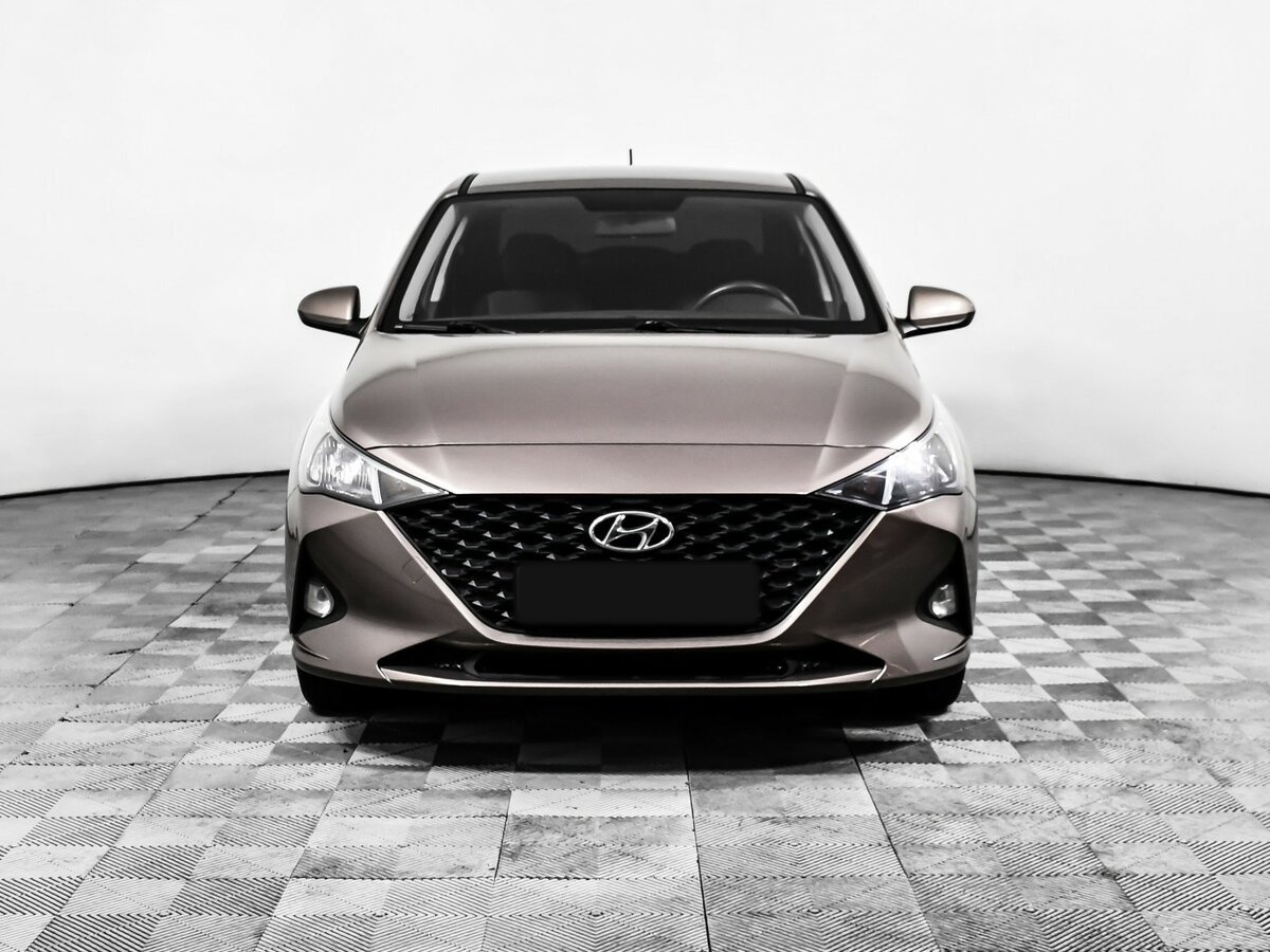 Купить Hyundai Solaris с пробегом. Фото: #1