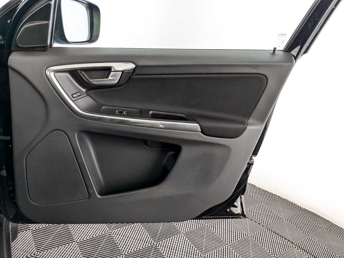 Купить Volvo XC60 с пробегом. Фото: #23