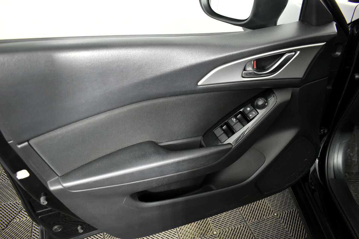 Купить Mazda 3 с пробегом. Фото: #16