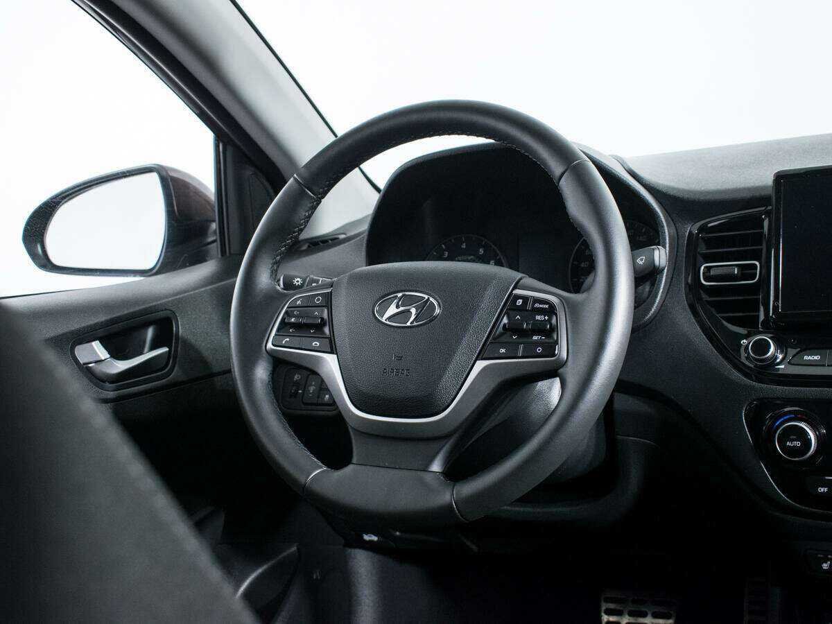 Купить Hyundai Solaris с пробегом. Фото: #13