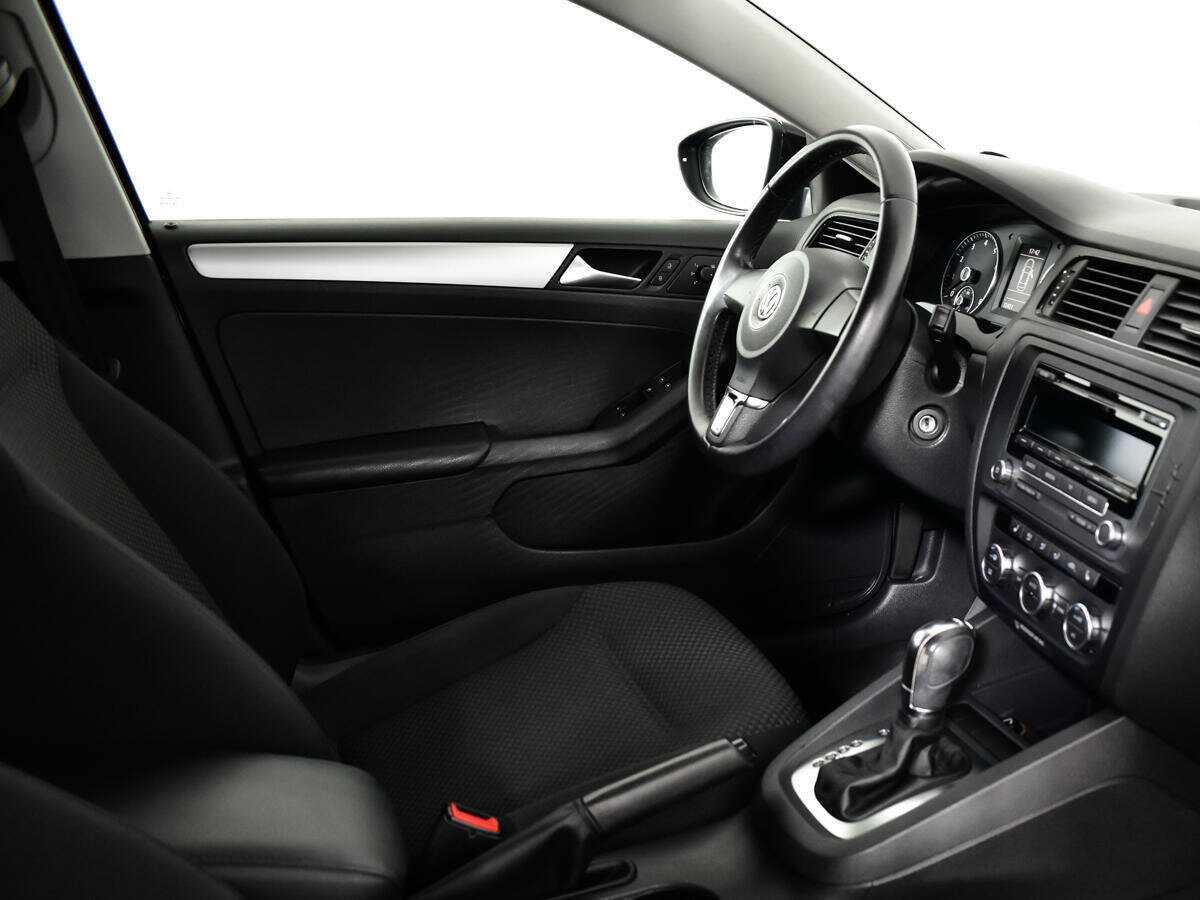 Купить Volkswagen Jetta с пробегом. Фото: #8