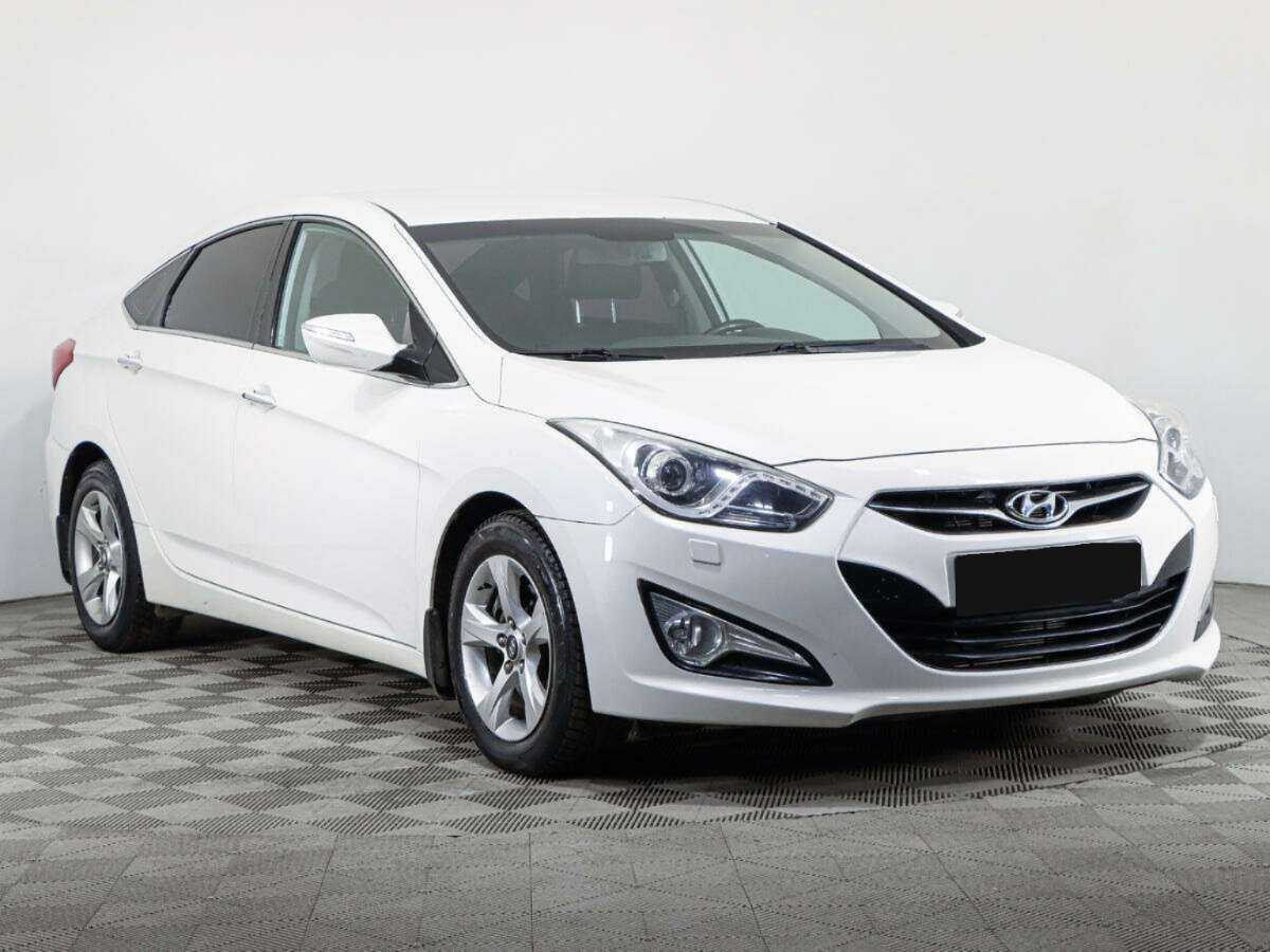 Купить Hyundai i40 с пробегом. Фото: #2