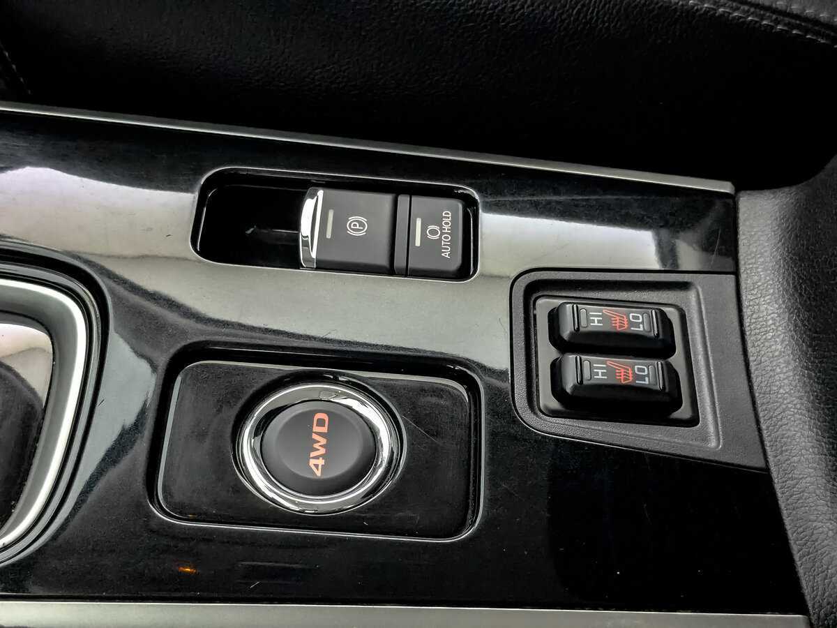 Купить Mitsubishi Outlander с пробегом. Фото: #22