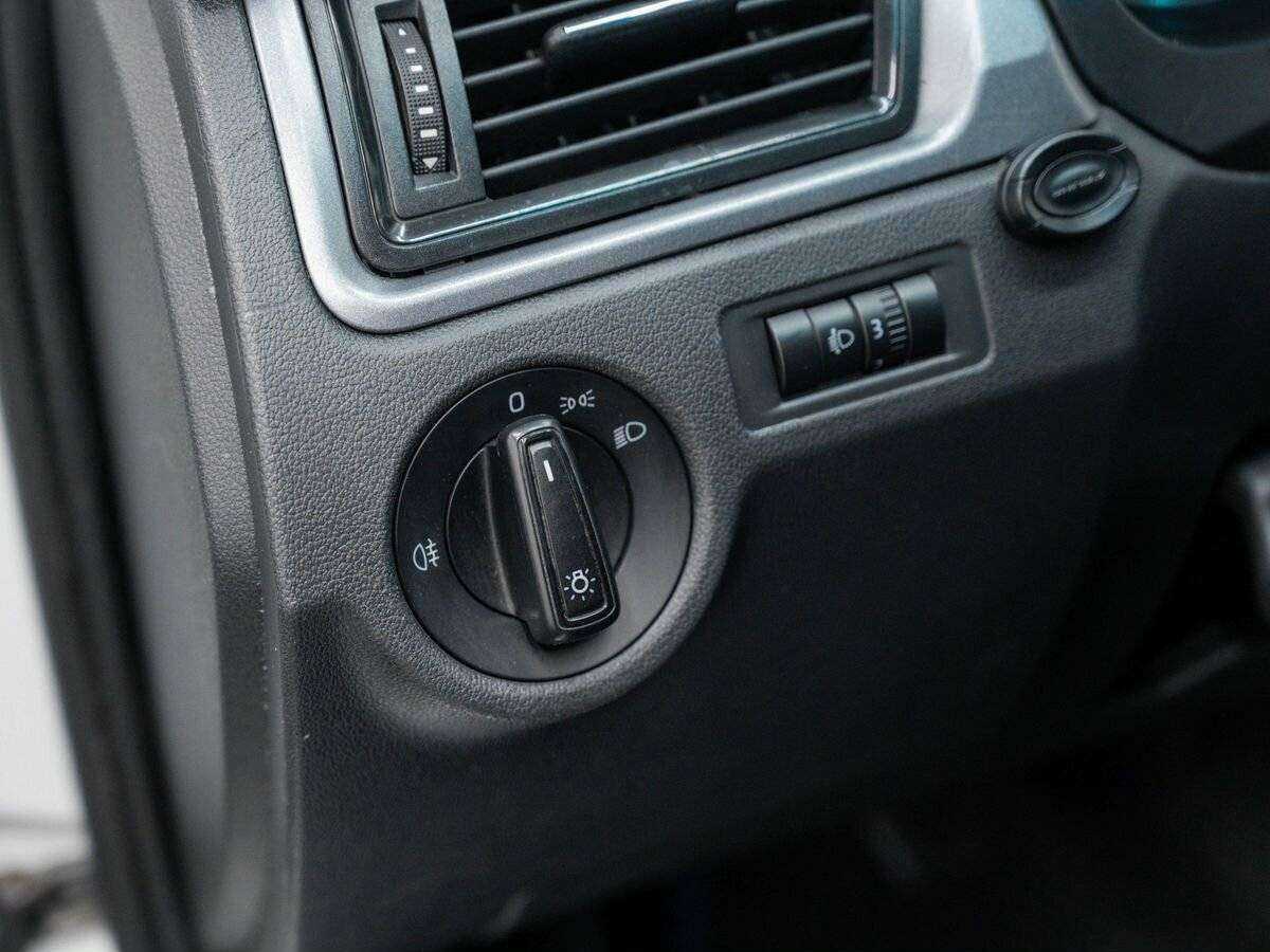 Купить Skoda Rapid с пробегом. Фото: #19