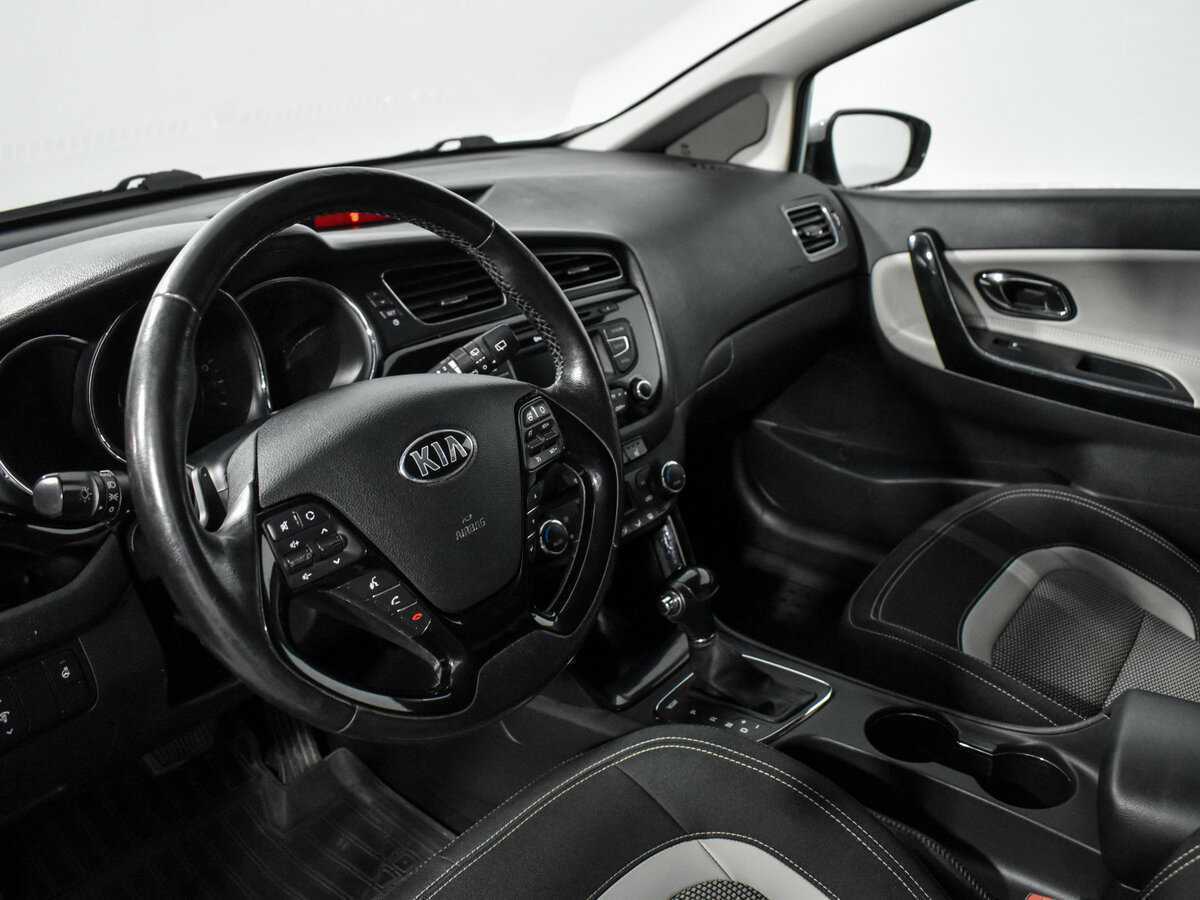 Купить Kia Ceed с пробегом. Фото: #8