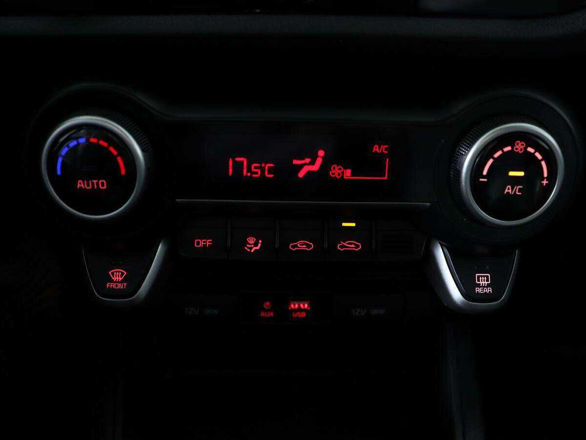 Купить Kia Rio с пробегом. Фото: #16