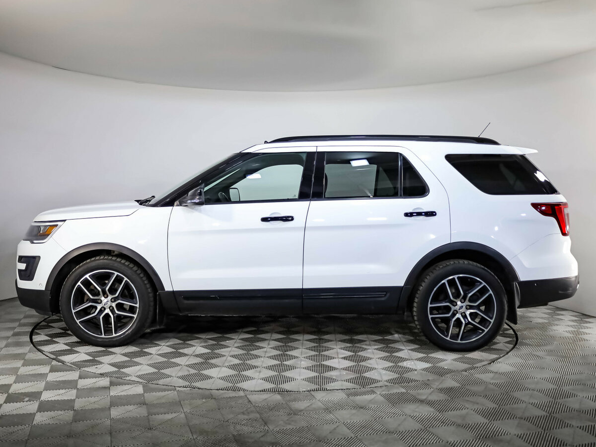 Купить Ford Explorer с пробегом. Фото: #7