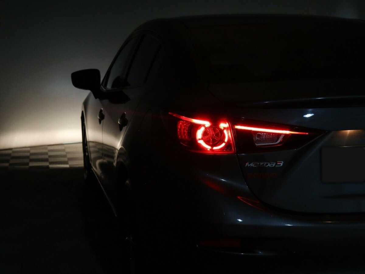 Купить Mazda 3 с пробегом. Фото: #24