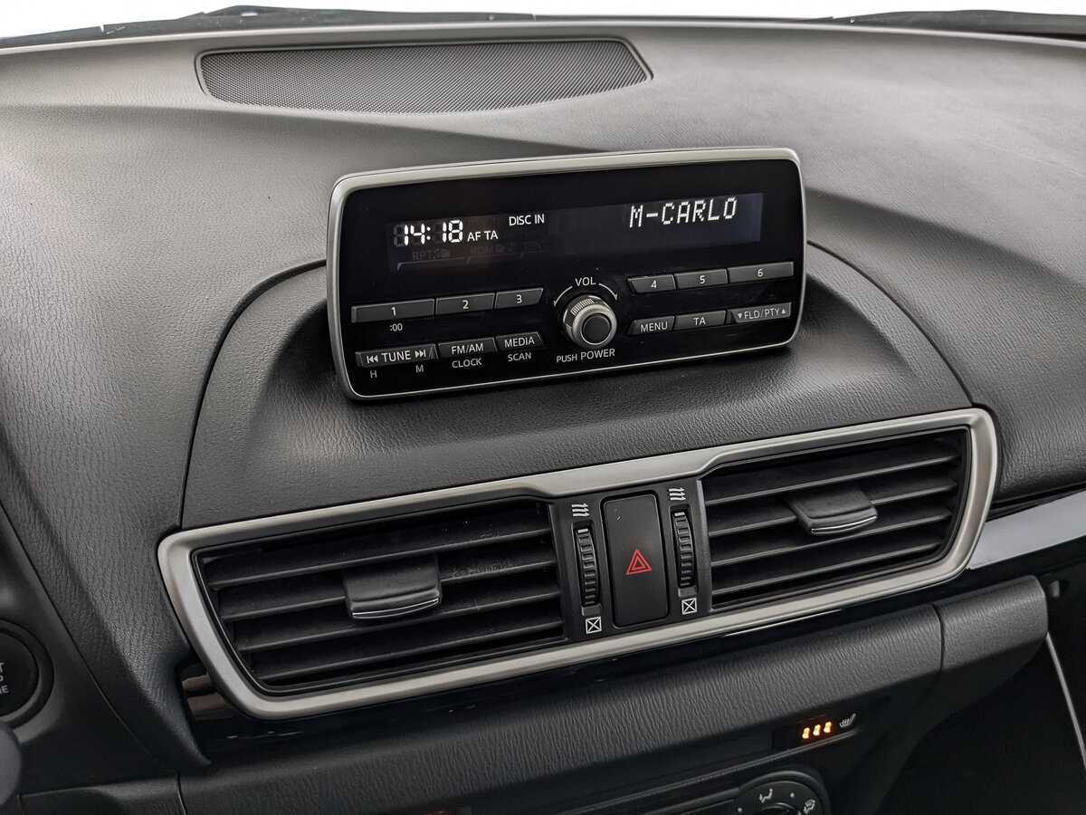 Купить Mazda 3 с пробегом. Фото: #25