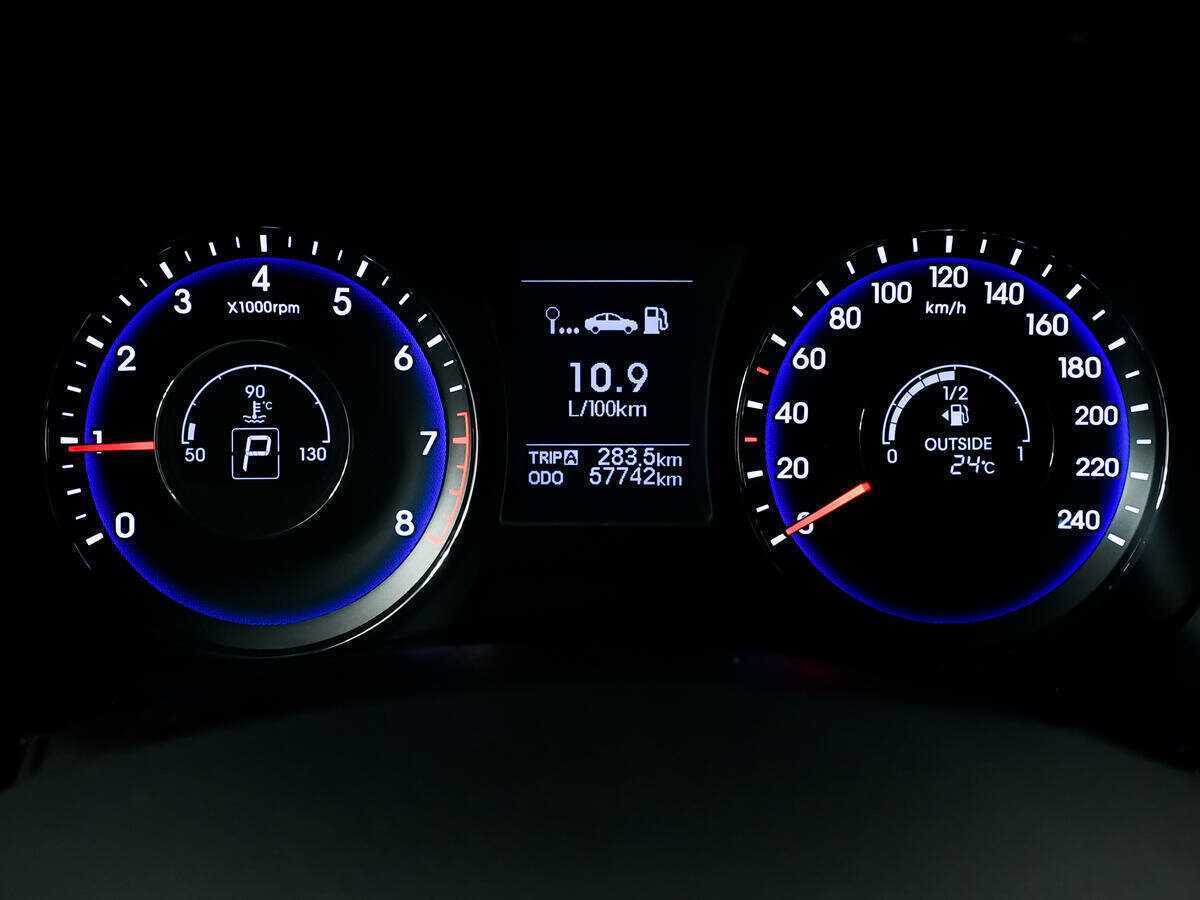 Купить Hyundai i40 с пробегом. Фото: #7