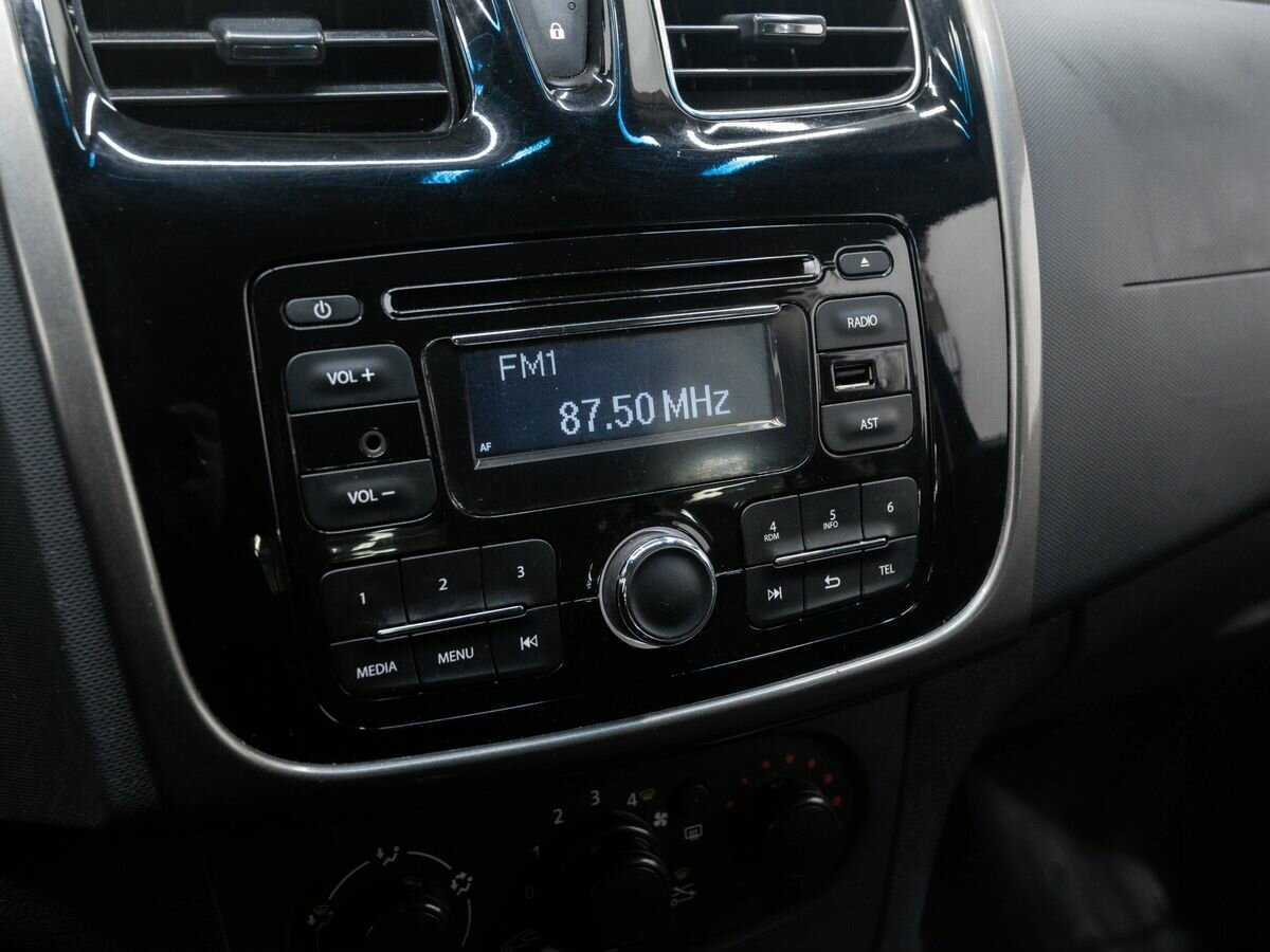 Купить Renault Sandero с пробегом. Фото: #15