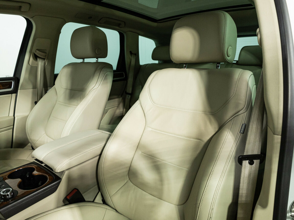 Купить Volkswagen Touareg с пробегом. Фото: #14