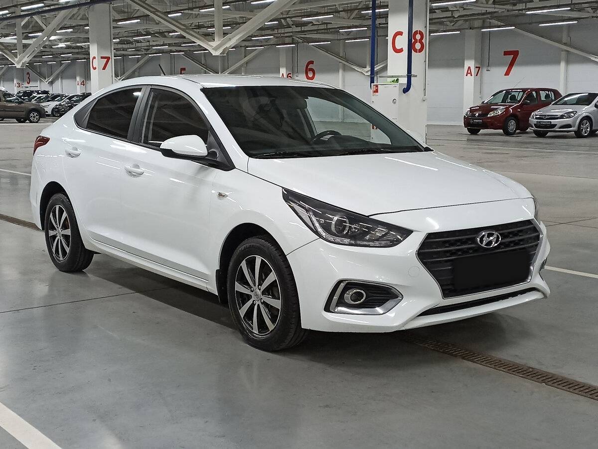 Купить Hyundai Solaris с пробегом. Фото: #2