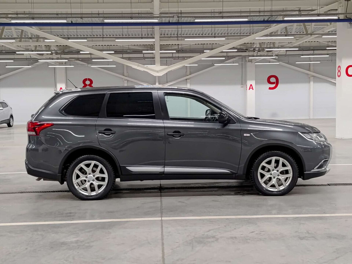 Купить Mitsubishi Outlander с пробегом. Фото: #3