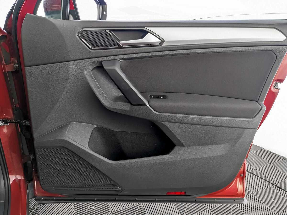 Купить Volkswagen Tiguan с пробегом. Фото: #18