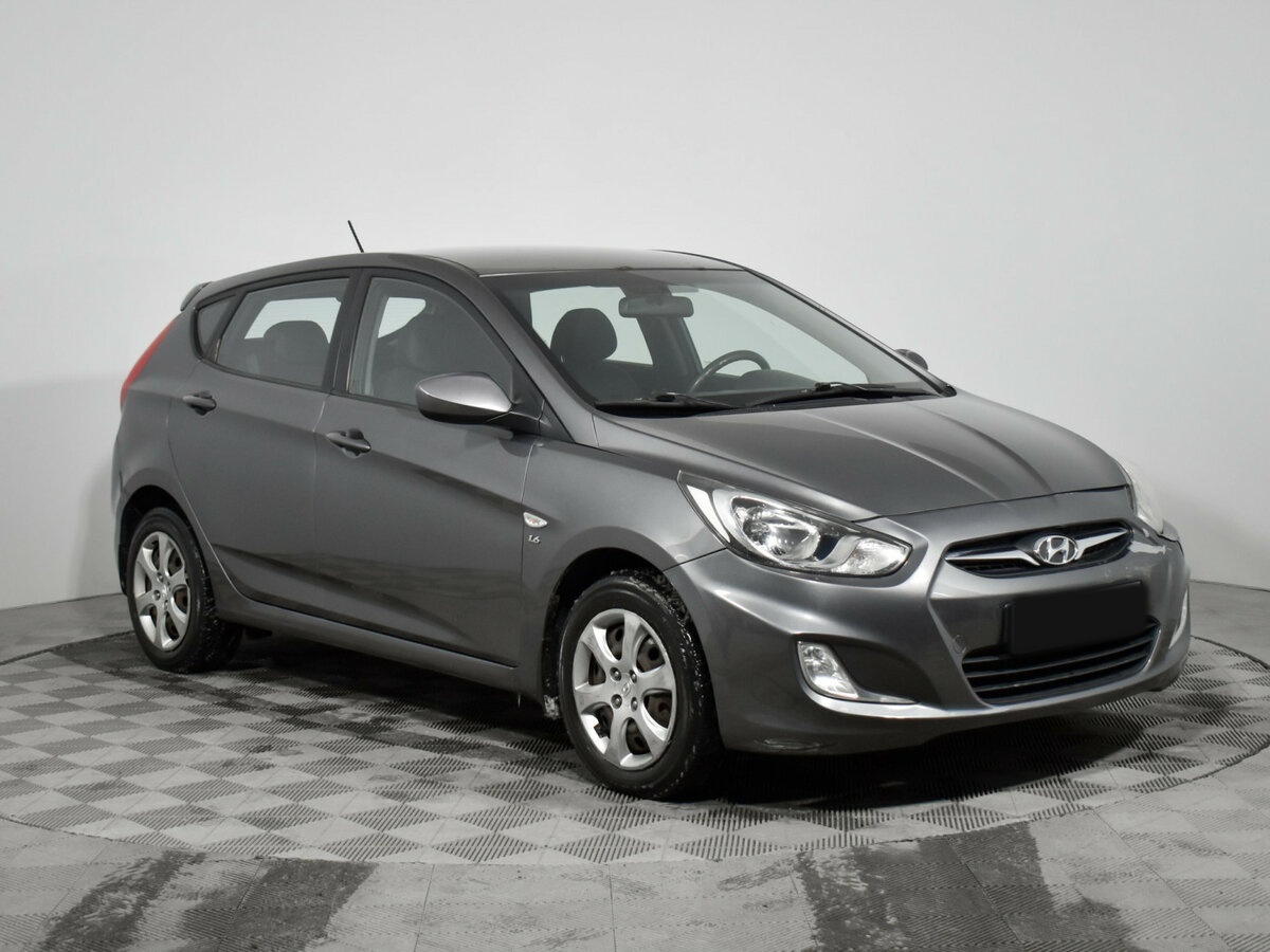 Купить Hyundai Solaris с пробегом. Фото: #2