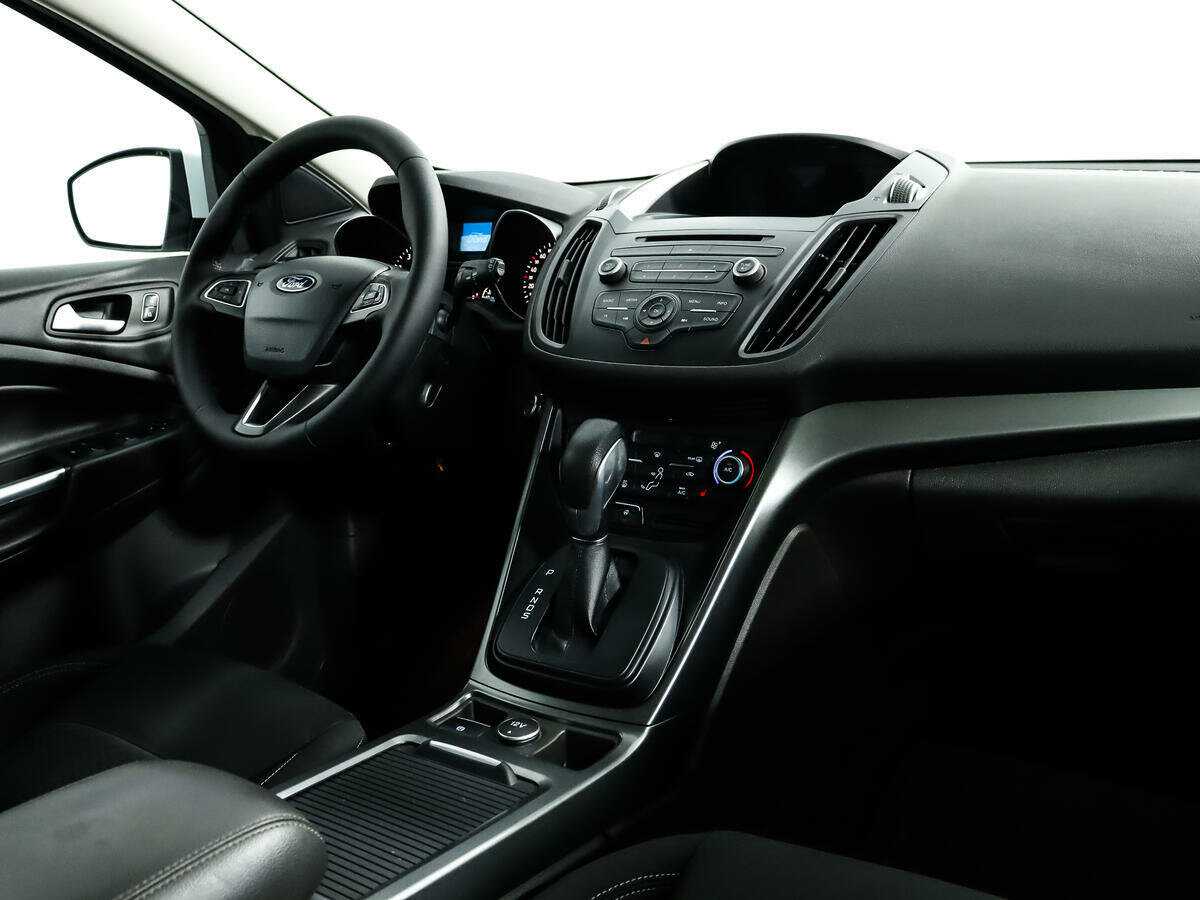 Купить Ford Kuga с пробегом. Фото: #9